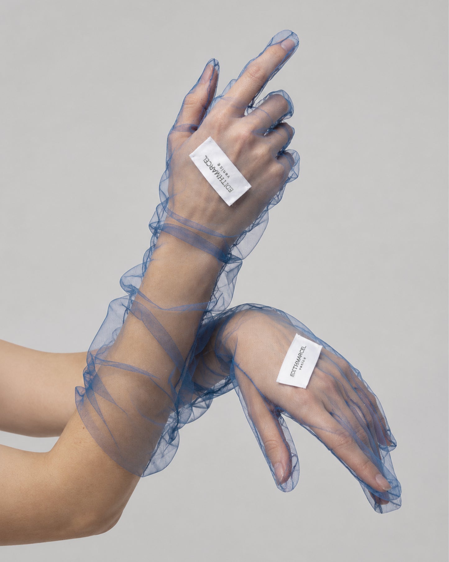 GUANTI CORTI IN TULLE BLU