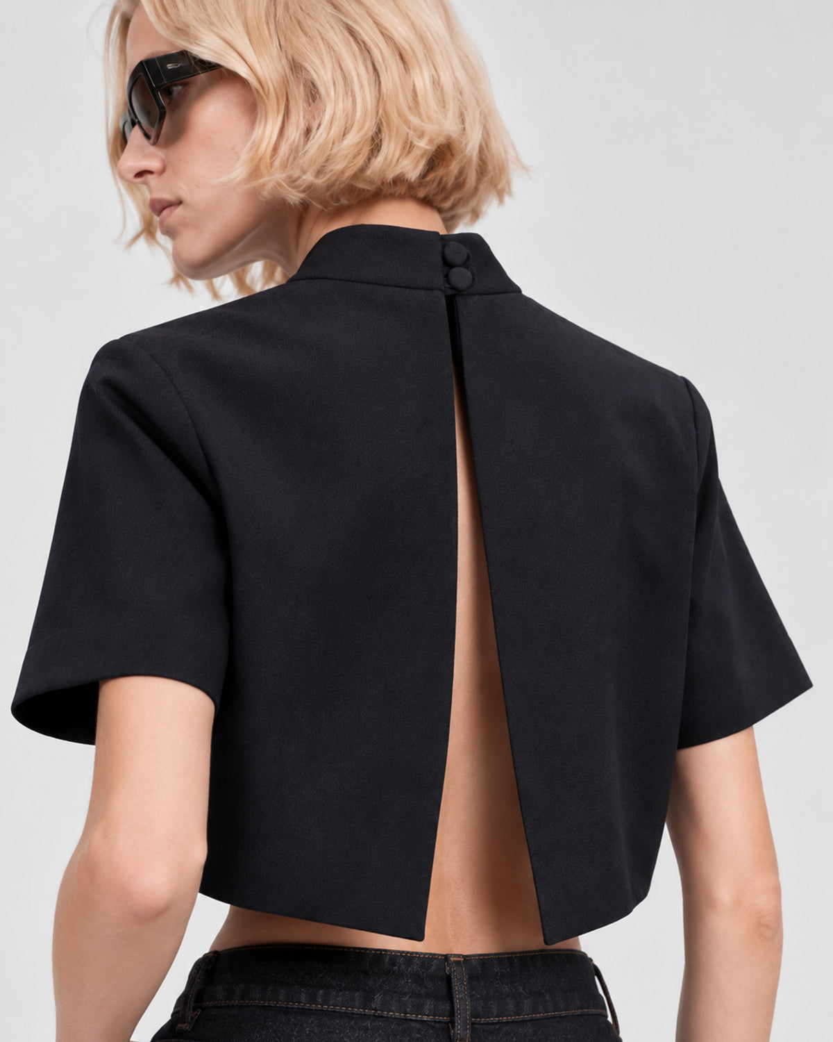 SHORT-SLEEVE TOP
