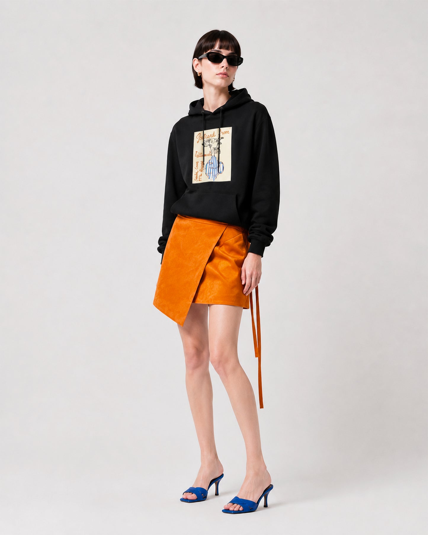 POSTCARD BLACK HOODIE