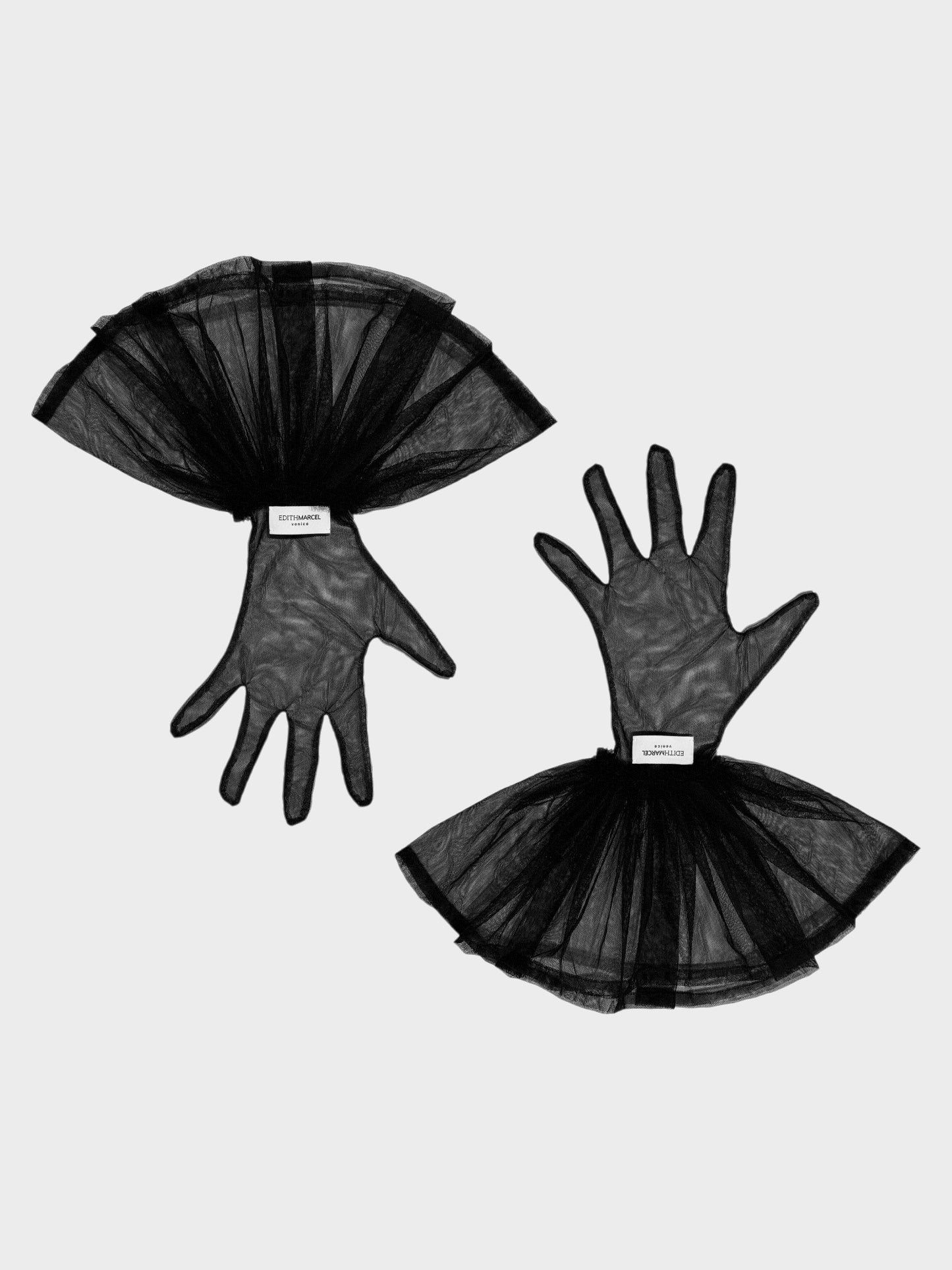 SHORT TULLE GLOVES WITH RUFFLED CUFF